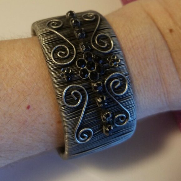 Vintage Pewter tone Wire Wrapped Cuff Bracelet w/Black Rhinestones, 1.5" wide - Picture 1 of 7